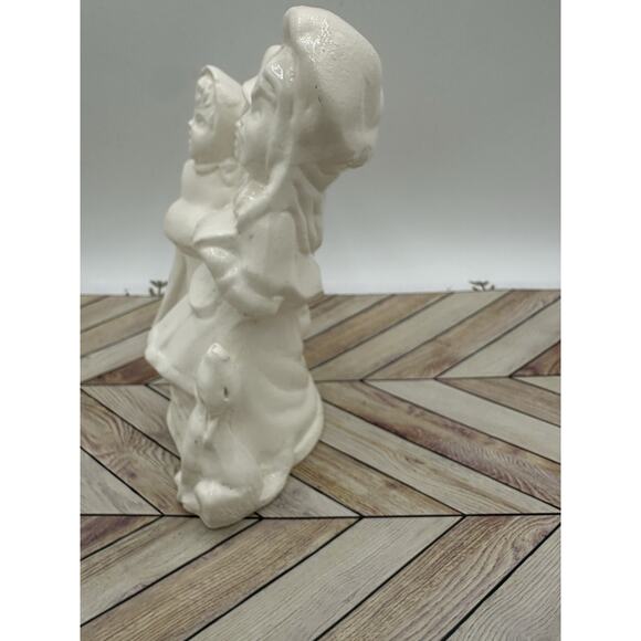 Vintage Porcelain Christmas Choir figurine White Glazed Carolers - Picture 3 of 8